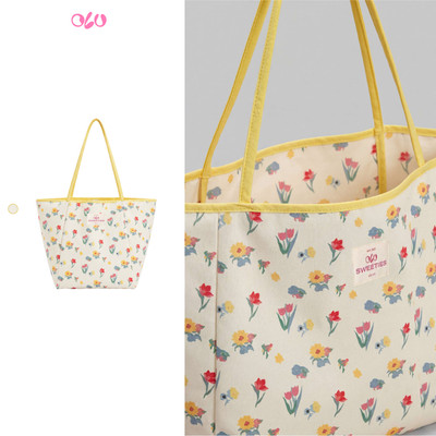 Túi tote OLV in hoa White Floral Yellow Trim Tote Bag phù hợp đi chơi đi làm