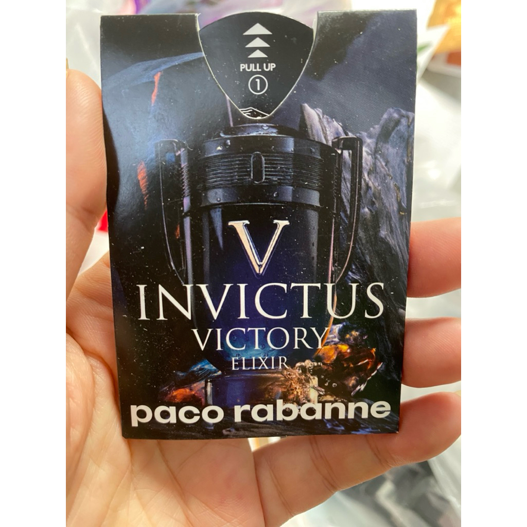 Đây là mẫu thử nước hoa (vial) 0.3ml của Paco Rabanne Invictus Victory Elixir.