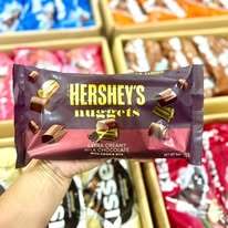 Socola sữa vụn Cookies Hershey’s Nuggets Extra Creamy Milk Chocolate With Cookie Bits 344g