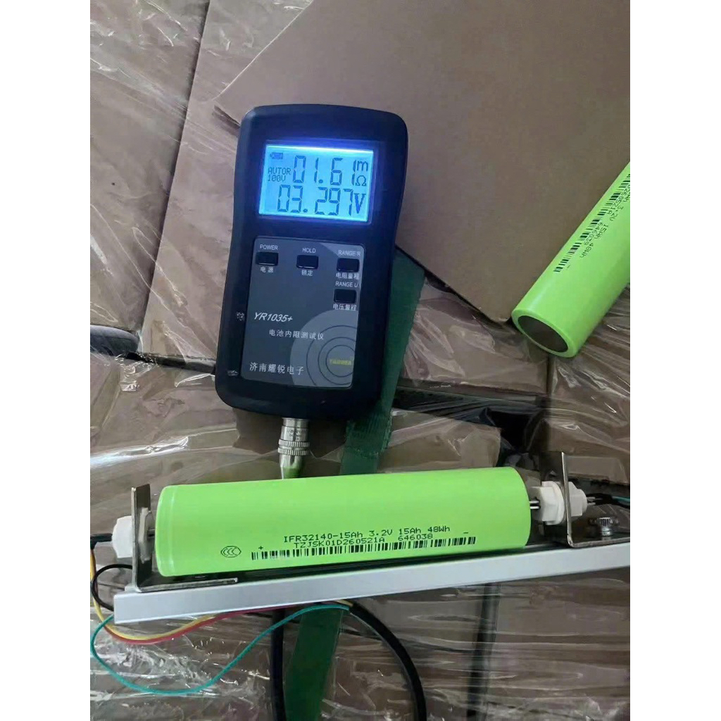 32140 3,2v15AH hãng A mới 100% tặng kèm khung đế theo pin. dòng xả tiêu chuẩn của pin 3C-5C. ứng dụn