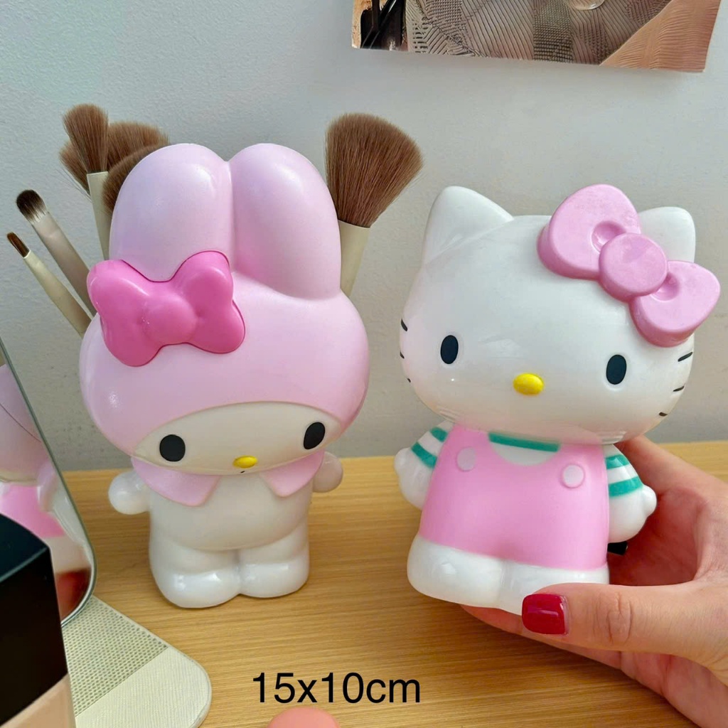 Kệ Để Bút Hello Kitty & My Melody Siêu Xinh – Decor Góc Học Tập Cực Hot