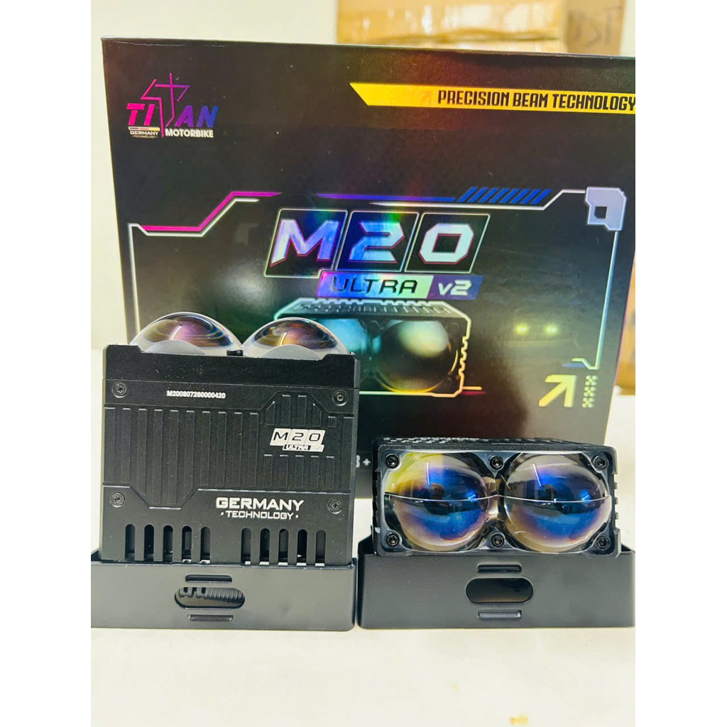 [Titan] Đèn trợ sáng Titan M20 Ultra V2