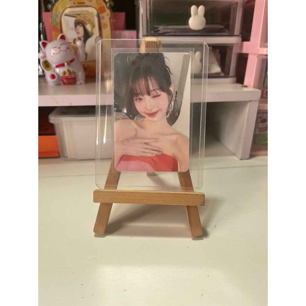 card off Jang Wonyoung