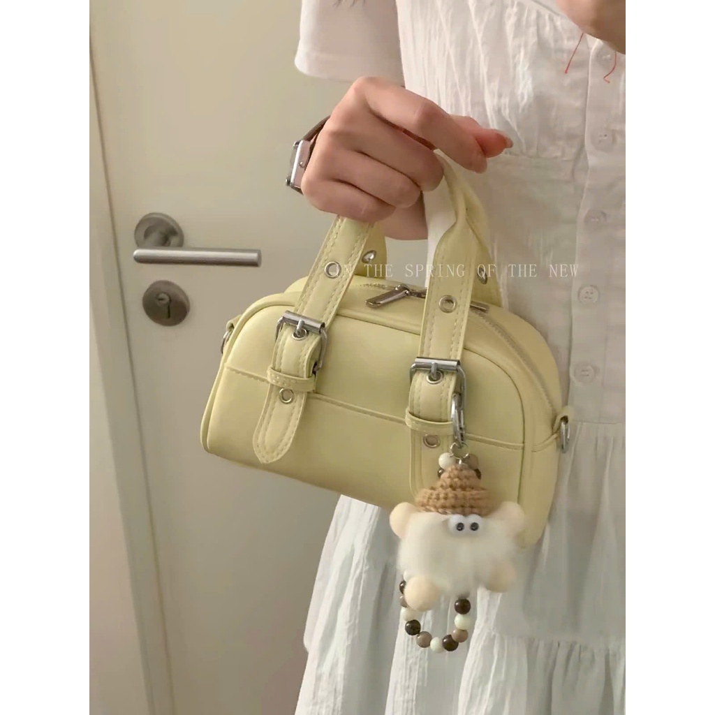 Túi Xách Nữ Y2K Boston – Chi Tiết Khoen Kim Loại Cá Tính, Lên Outfit Siêu Xinh