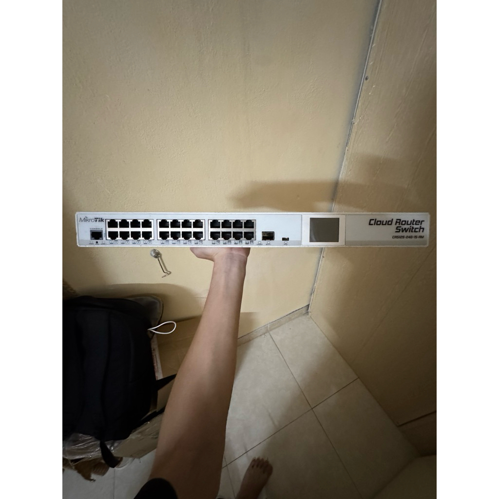 [Thanh Lý] MikroTik Cloud Router Switch CRS125-24G-1S-RM Thiết bị chuyển mạch Switch Managed VLAN CR