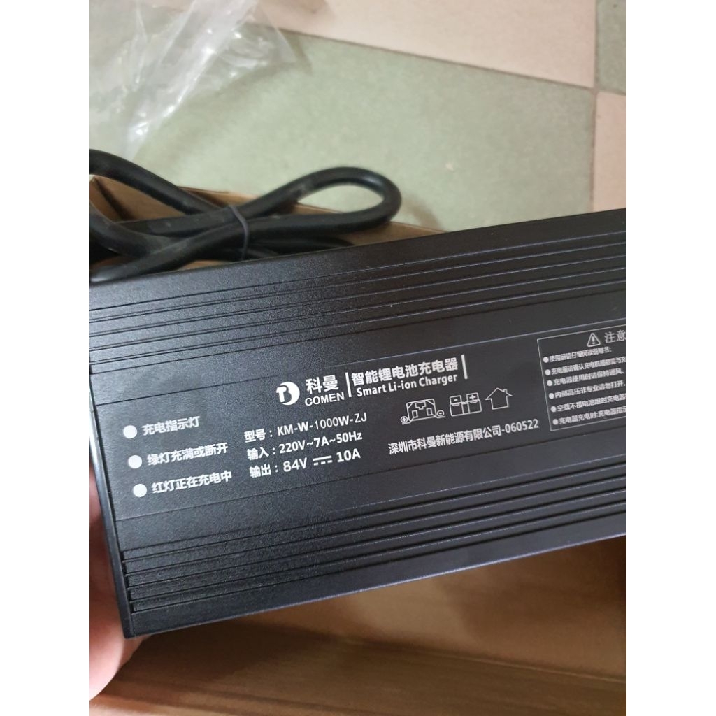 Sạc xe điện hệ 72V- 10A( sạc đầy 84V), dùng cho pin lithium Ion 3.7V