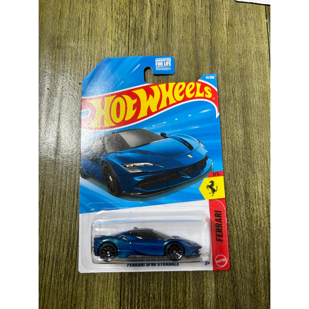 Hotwheels Ferrari SF90 màu xanh