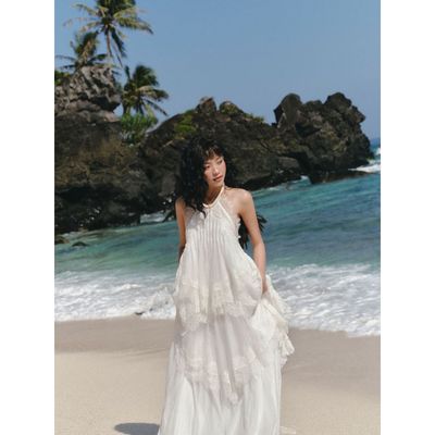 Váy maxi cổ yếm OLV White Lace Layered Halter Maxi Dress phù hợp mùa hè đi chơi đi biển