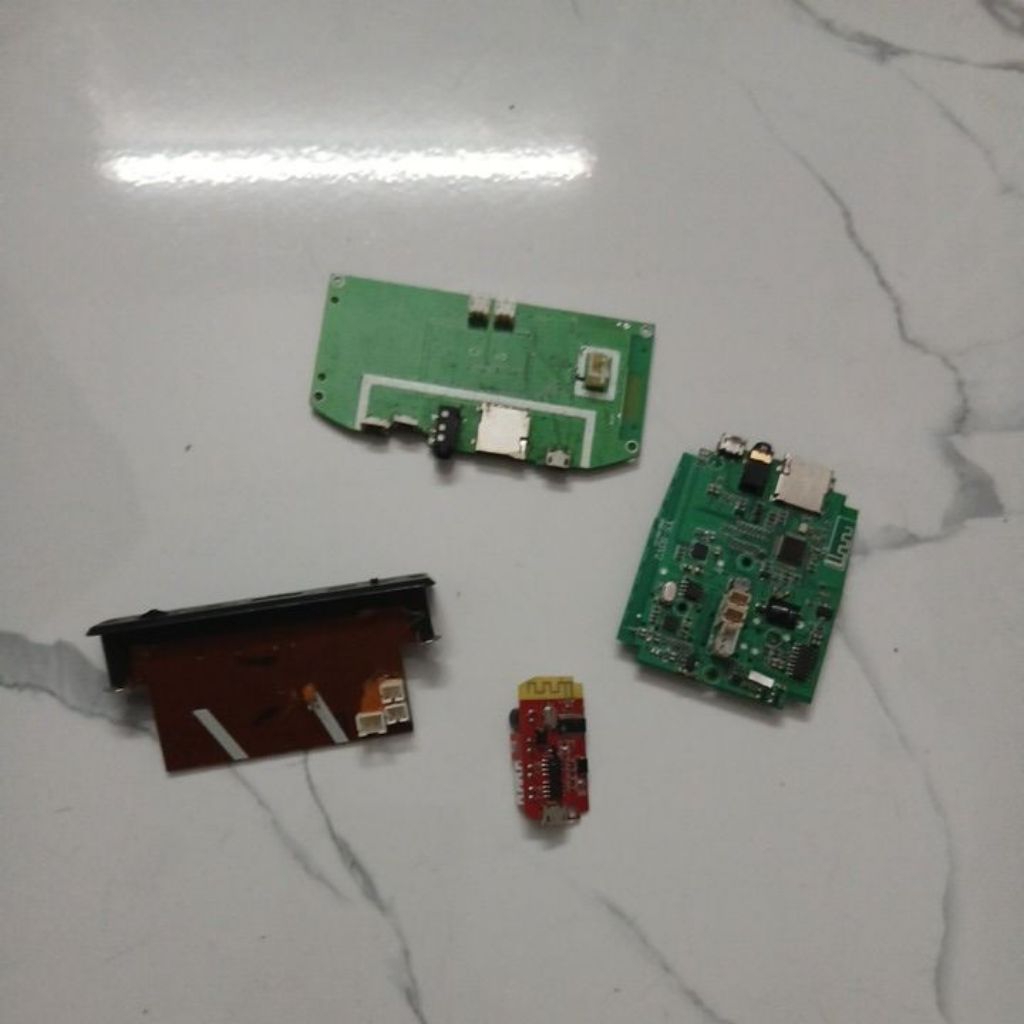 mạch loa bluetooth các loại cũ đã qua sữ dụng như hình
