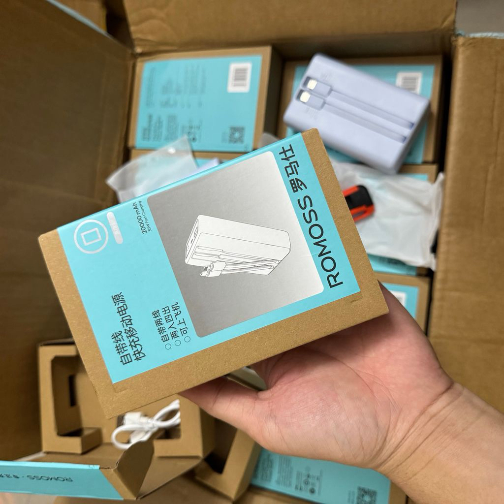 Pin dự phòng 20000mah Romoss 30w kèm 2 dây (có xước nhẹ)