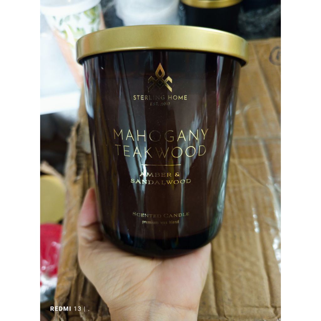 Nến thơm mùi hương gỗ Mahogany Teakwood Amber & Sandalwood
