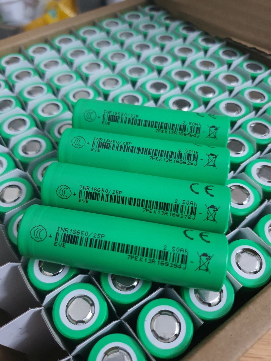 Eve25P Mới.mã 18650, xả cao 30A, dung lượng 2500mah