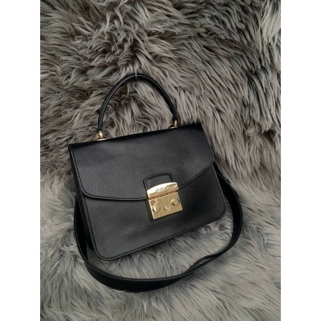 Túi Furla màu đen – form sang đẹp, độ mới cao 🖤