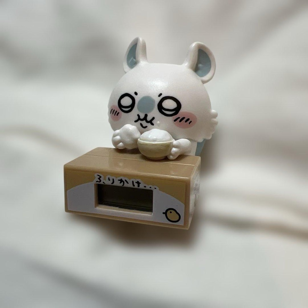 fig đồng hồ momonga chiikawa chính hãng nhật bản