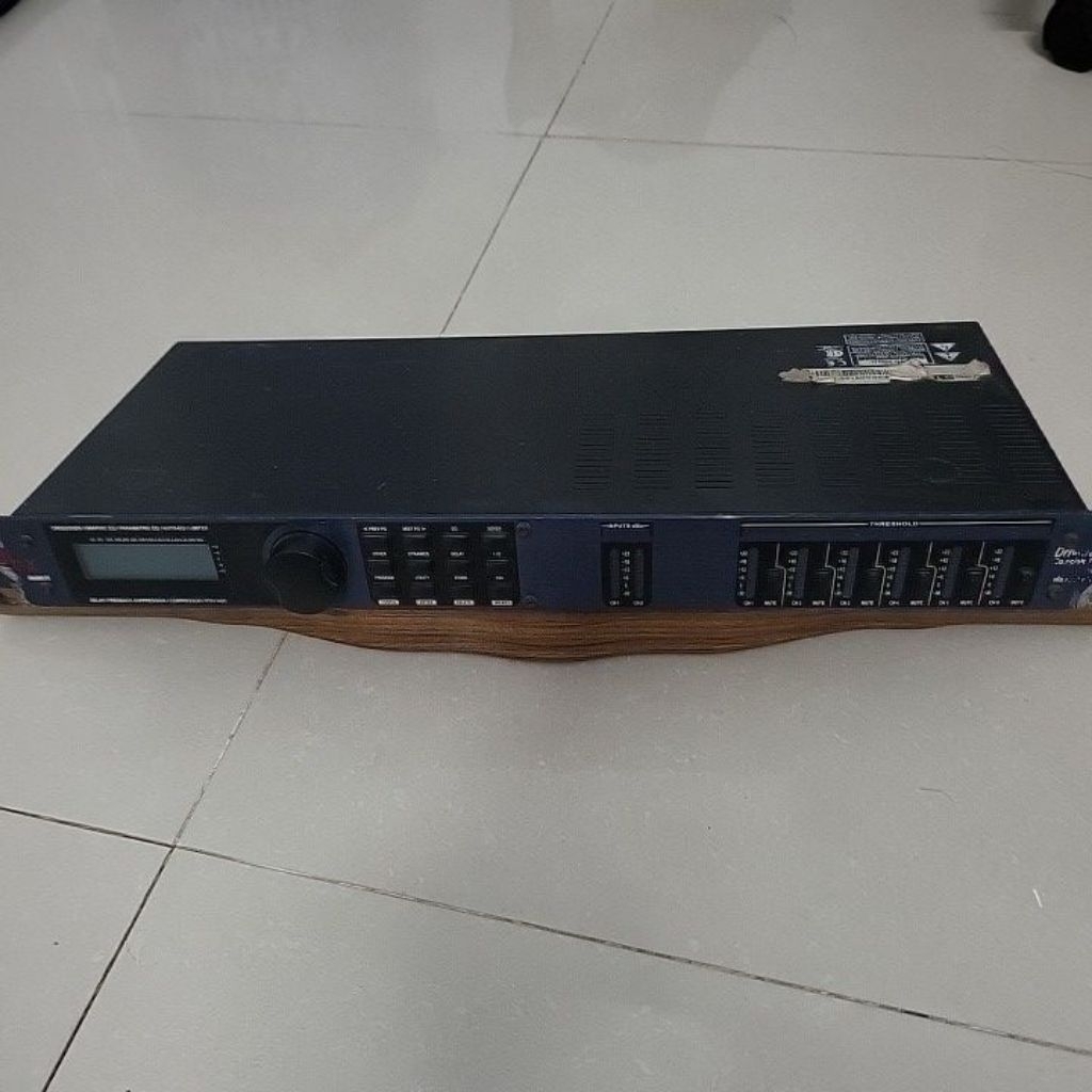 phân tần crossover dbx 260 cũ