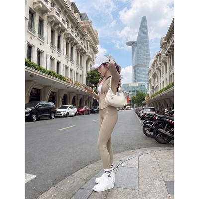 Bộ đồ tập gym, yoga, pilates nữ Fitme áo khoác croptop màu sand (không kèm bra), quần legging Zeta sand hai lớp co giãn