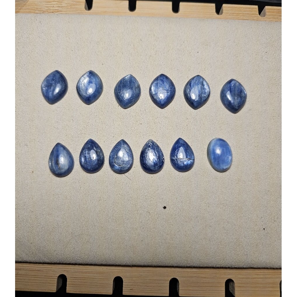Đá Kyanite