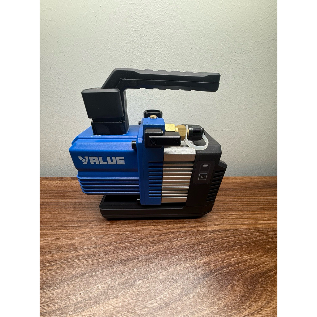 Máy hút chân không value 2 cấp , không chổi than , chân pin makita 18-21v, sản phẩm chỉ riêng thân m