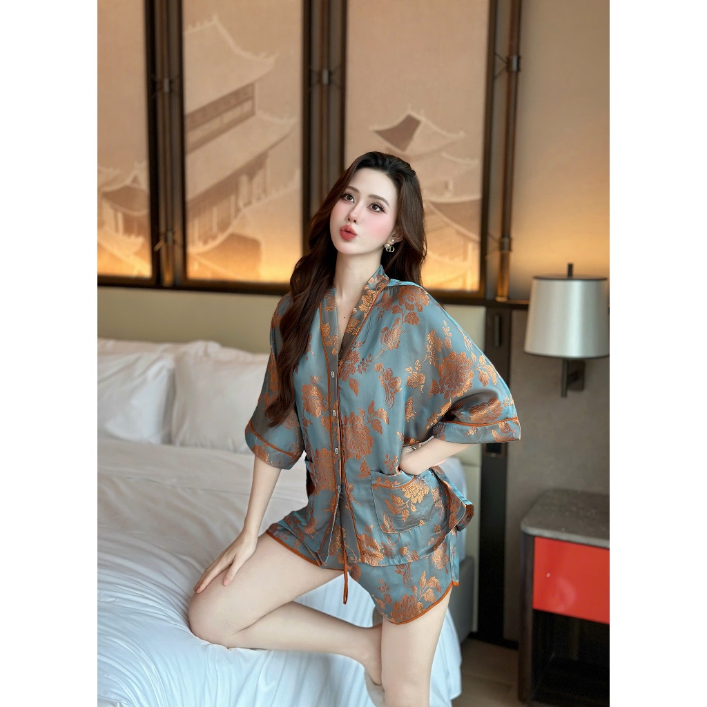 Bộ Đùi Áo Cổ Y Hai Túi Lady Chất Liệu Lụa Tơ Tằm Vân Nam Cao Cấp Quần Có Dây Buộc Form Trẻ Trung Hiệ