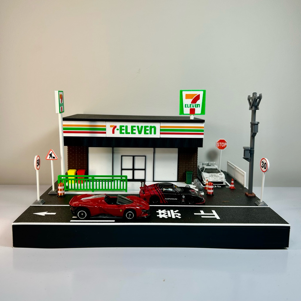 Diorama cửa hàng tiện lợi 7-eleven trưng bày xe hotwheels - Diorama 7-eleven trưng bày xe mô hình 1: