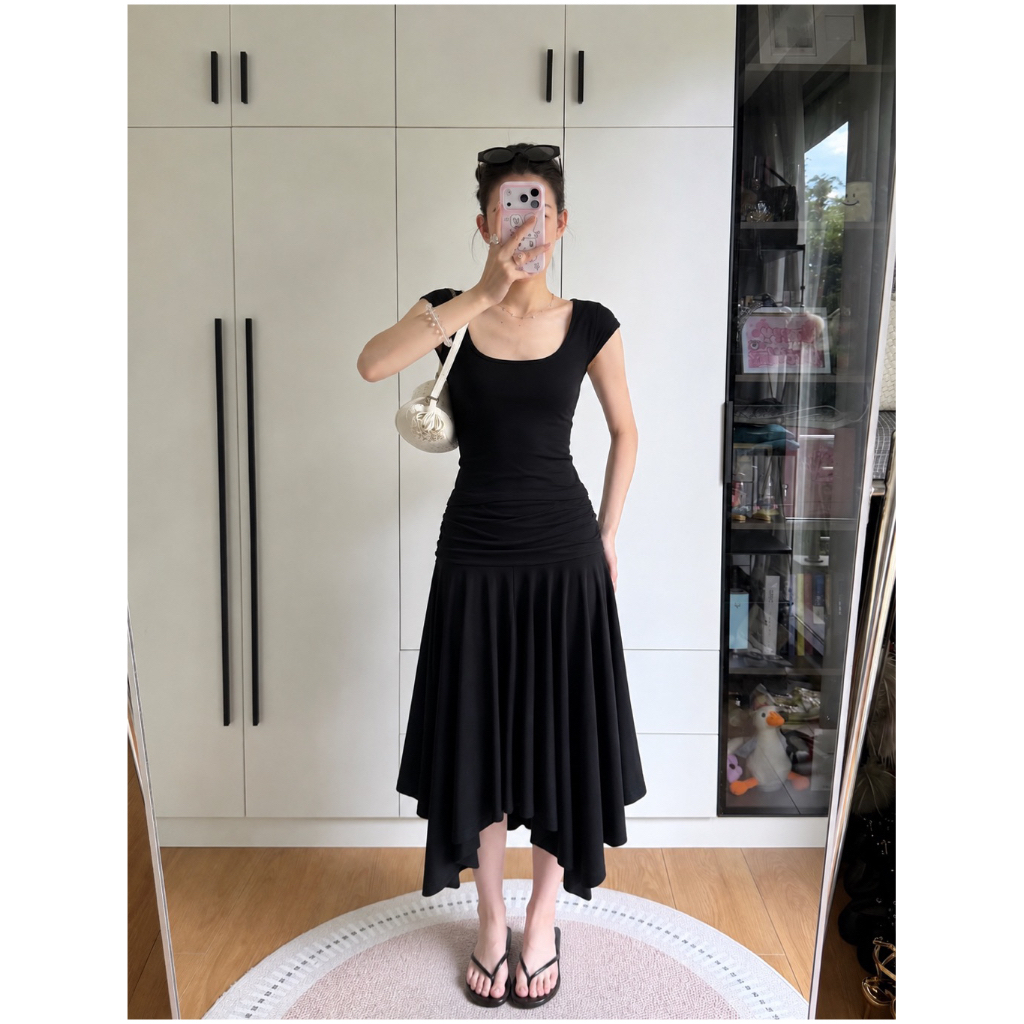 𝐃𝐚𝐥𝐚𝐛 𝐒𝐞𝐭 | Set áo thun cổ vuông x Chân váy lệch tà