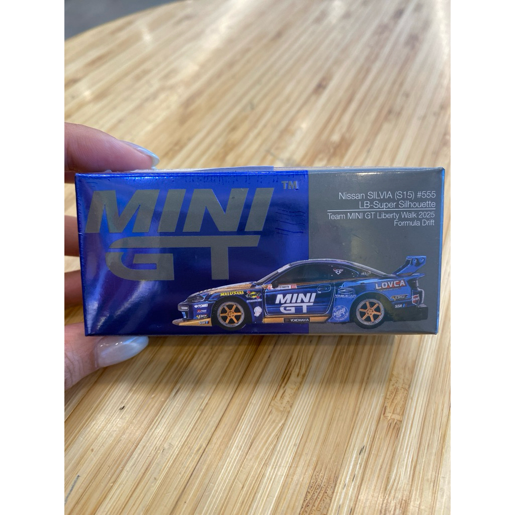 MINIGT 1157 (Box) - Nissan Silvia S15 Liberty Walk 2025