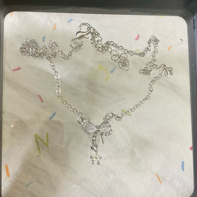Vòng cổ nơ trắng kèm hộp trong