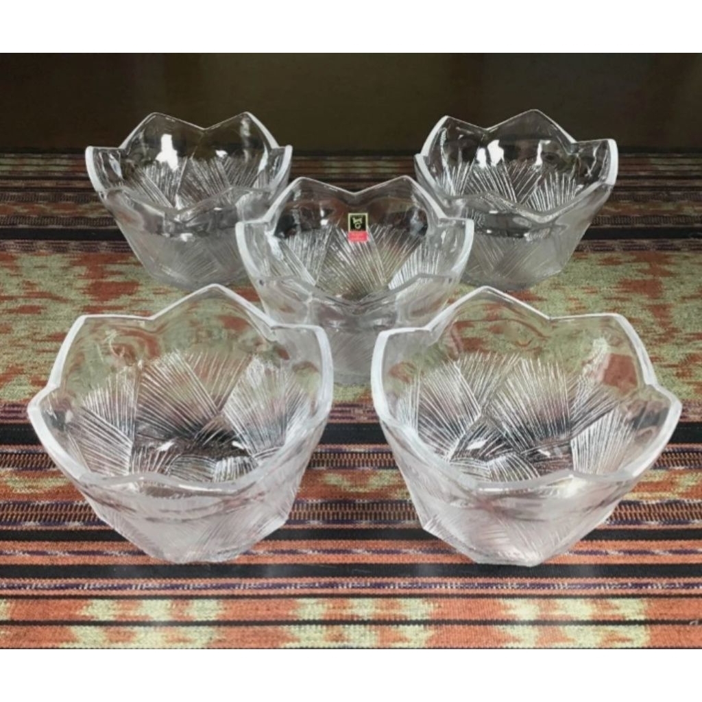 Bộ bát TT hoa chuông của Kagami và Hoya