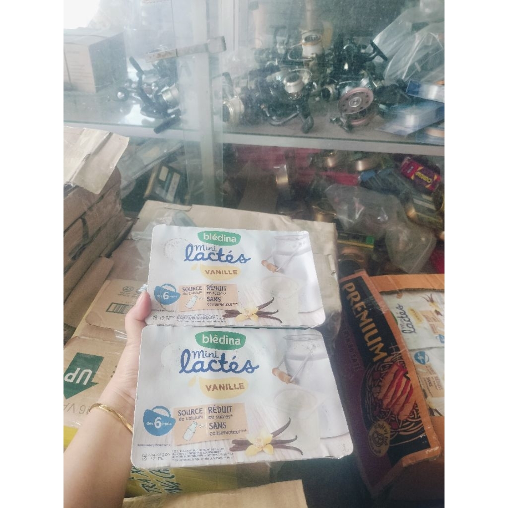 combo 6 lốc sua chua hương vali . hết date