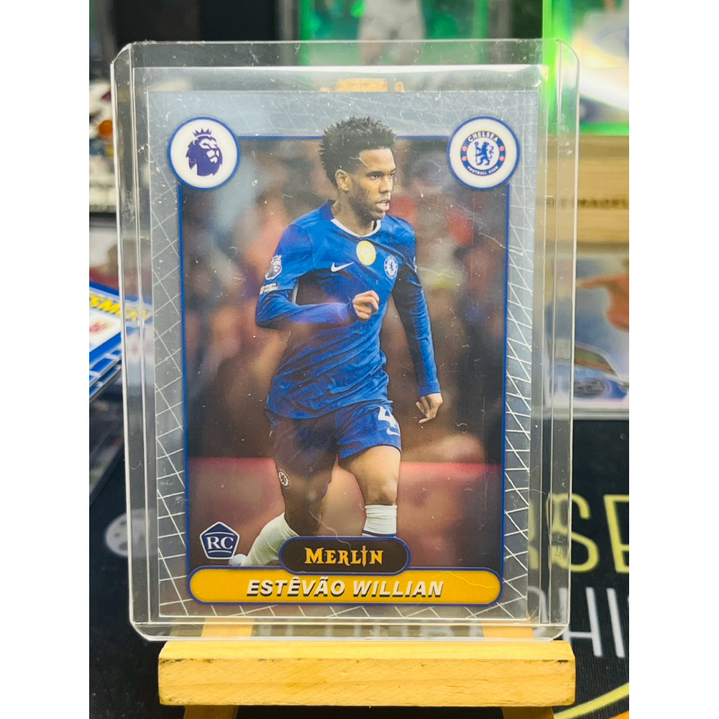 Thẻ bóng đá Estevao Willian Chelsea RC Topps Merlin EPL 2025/26