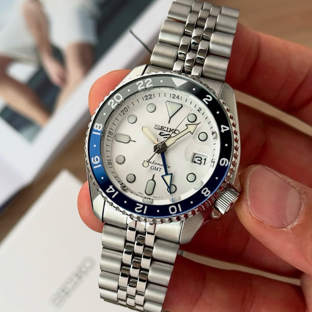 Đồng hồ nam dây thép Seiko 5 Sport Automatic GMT Polar SSK033K1