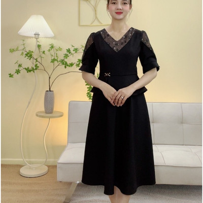 Đầm xòe trung niên cho mẹ - Cổ tim tay ngắn - Đen - TTV2109