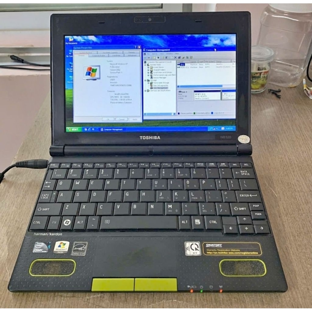 (xem kĩ ảnh, đọc mô tả) Laptop mini 10.1" Toshiba NB520