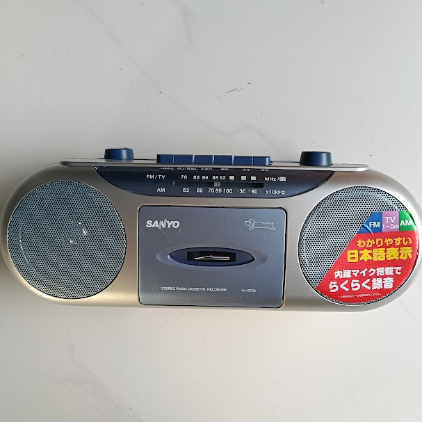 Đài cassette radio SANYO radio 2 Band AM FM 108Mhz cassette model U4-ST23 U4-MT14 xuất xứ Nhật sản x