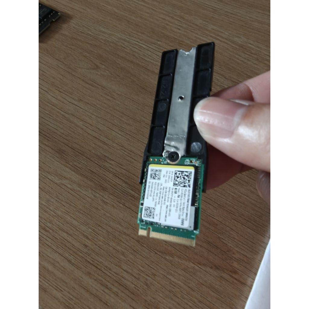 Ssd nvme 256gb gen 4x4 ít giờ chạy sk 100