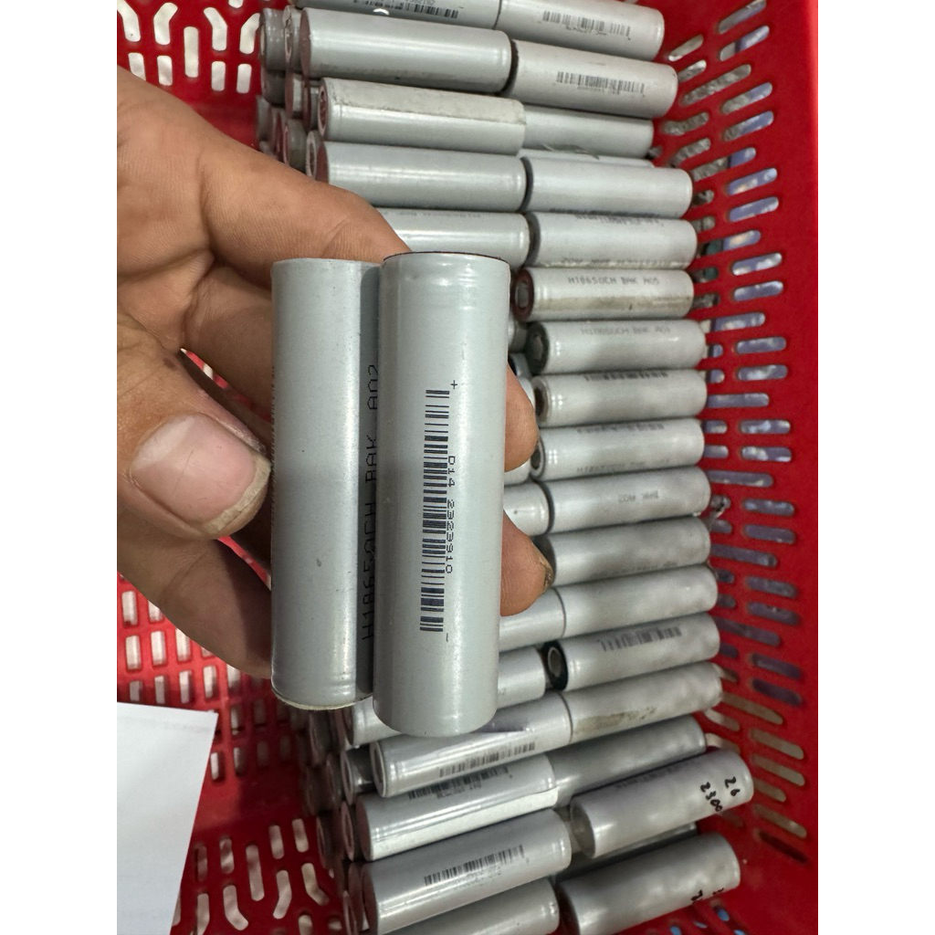 Pin cũ 18650 BAK định danh 2600mah