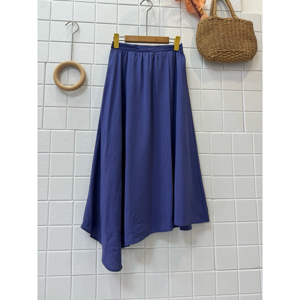 Chân váy hiệu Gờ U mulet Nhật màu đẹp lạ mới eo 66-74cm