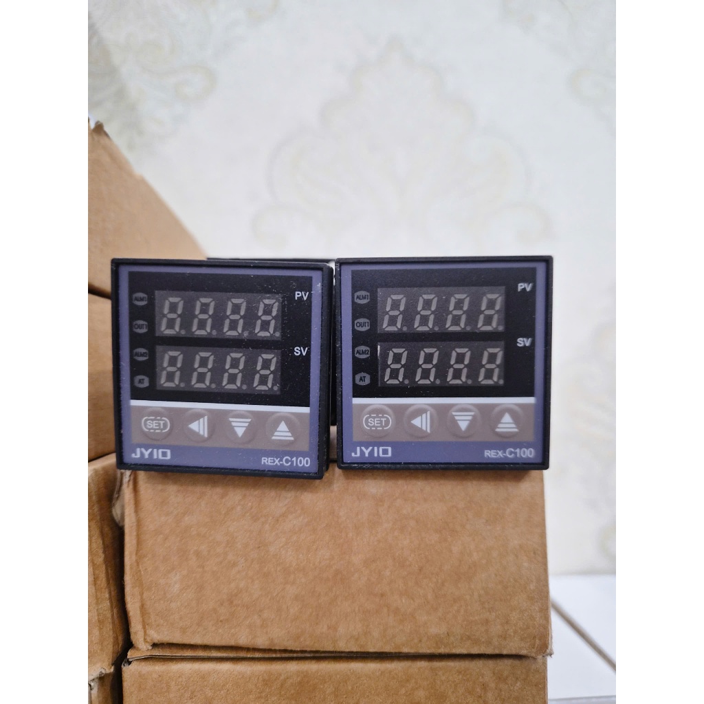 Bộ điều khiển nhiệt độ C100 ( Đồng hồ nhiệt độ C100 ) RKC REX-C100 C100-FK02 mặt 45x45 48x48