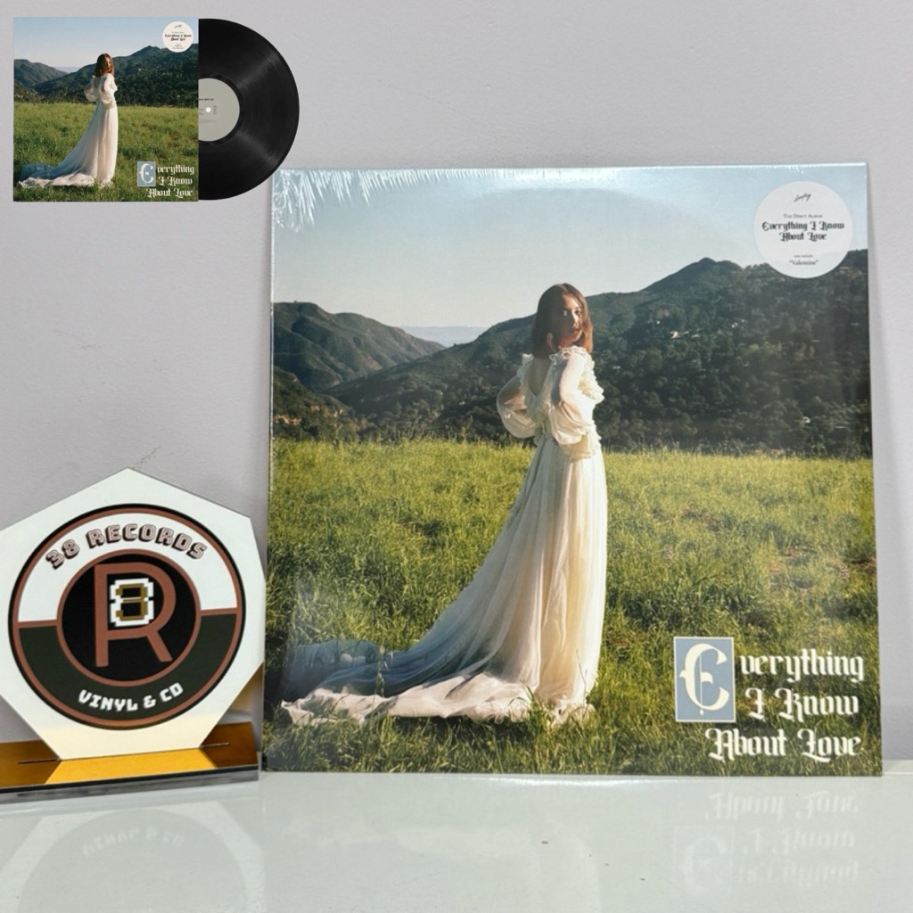 Đĩa Than Laufey - Everything I Know About Love - Black Vinyl