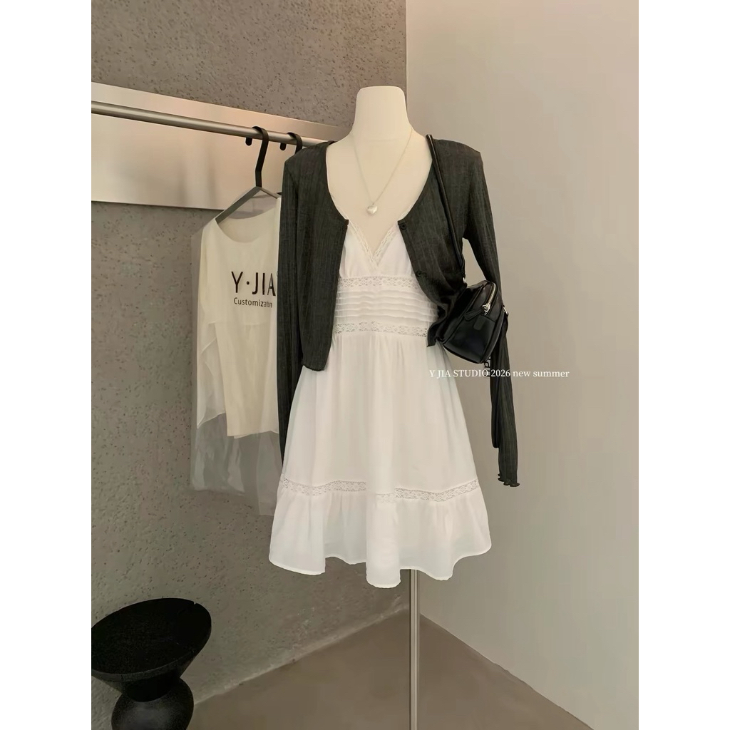 𝐘.𝐉𝐈𝐀𝟐𝟎𝟐𝟔 Peony Dress-Set Váy 2 Dây Slip Ren, Áo Khoác Cardigan Dệt Kim Kẻ Sọc