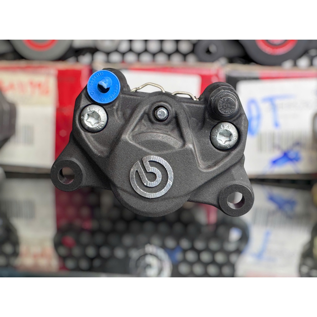 Heo Brembo 2 pis chính hãng màu đen logo bạc