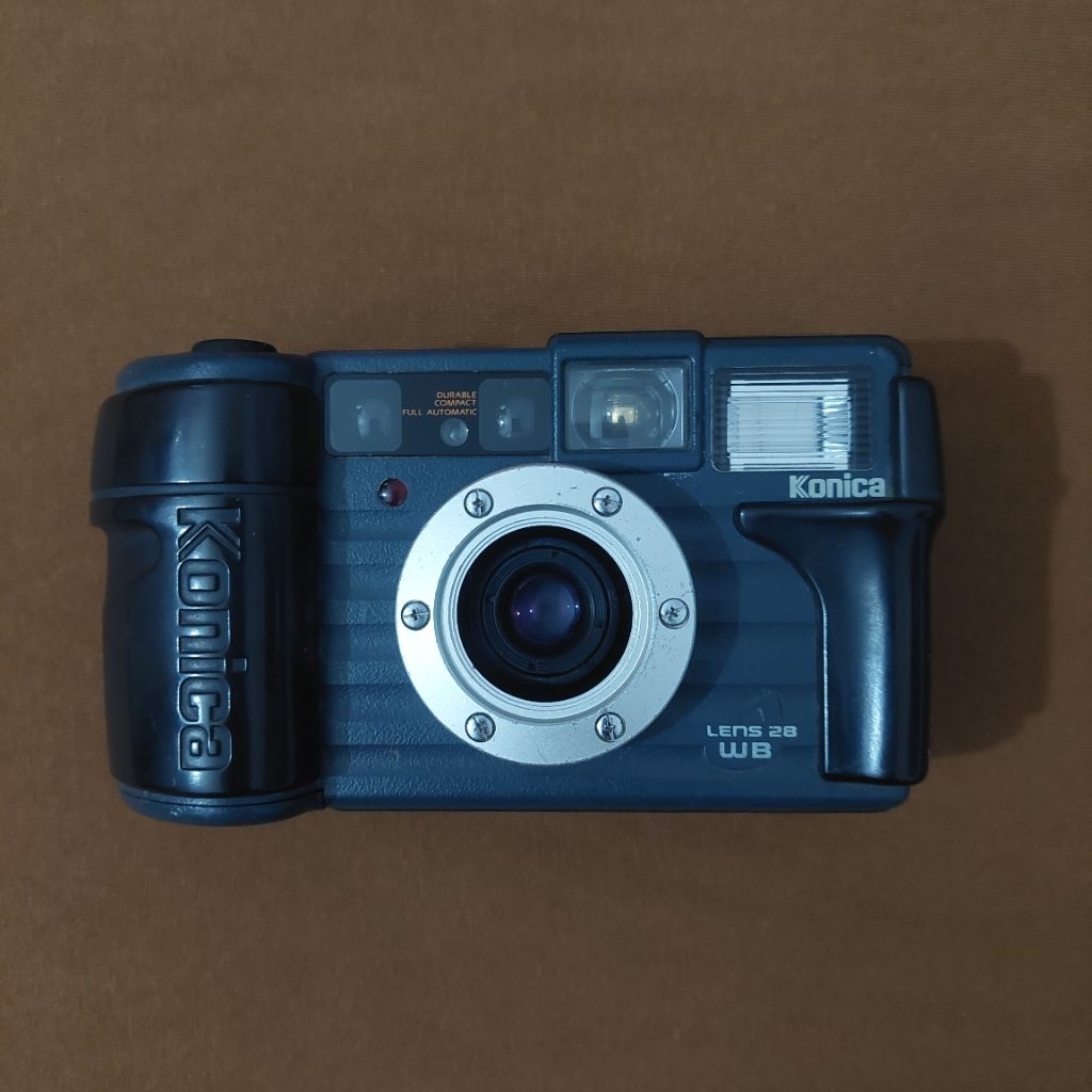 Máy ảnh Film PNS KONICA LENS 28 WB