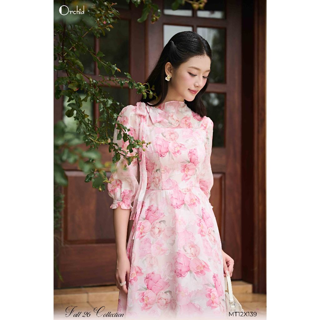 Đầm tơ hoa phom xoè tôn dáng cổ tròn cách điệu Orchid - MT12X139