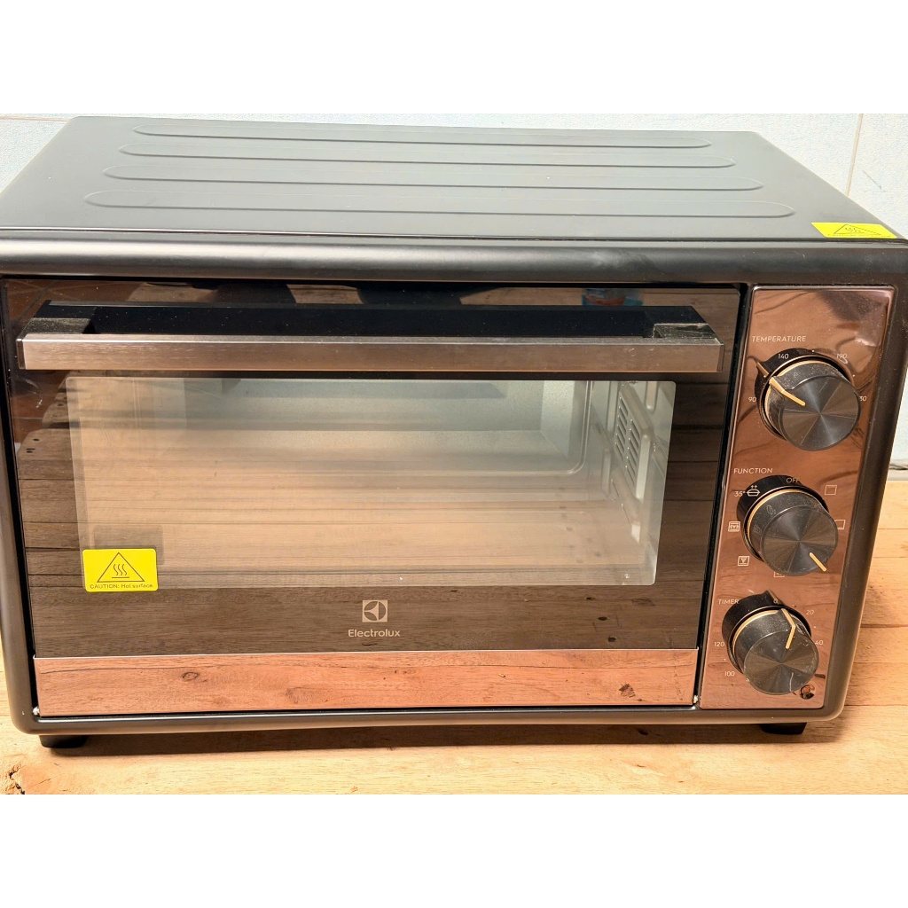 Lò nướng Electrolux EOT3218XG 32 lít ( Họp Xấu ) Mới 99%