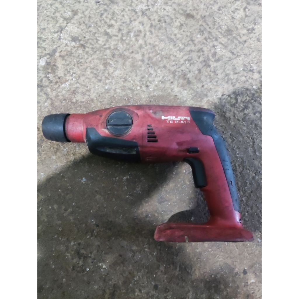 Thân Máy khoan bê tông hilti 2 chức năng, máy hoạt động OK siêu mạnh, ae nào đã có sẵn PIN hilti 22v