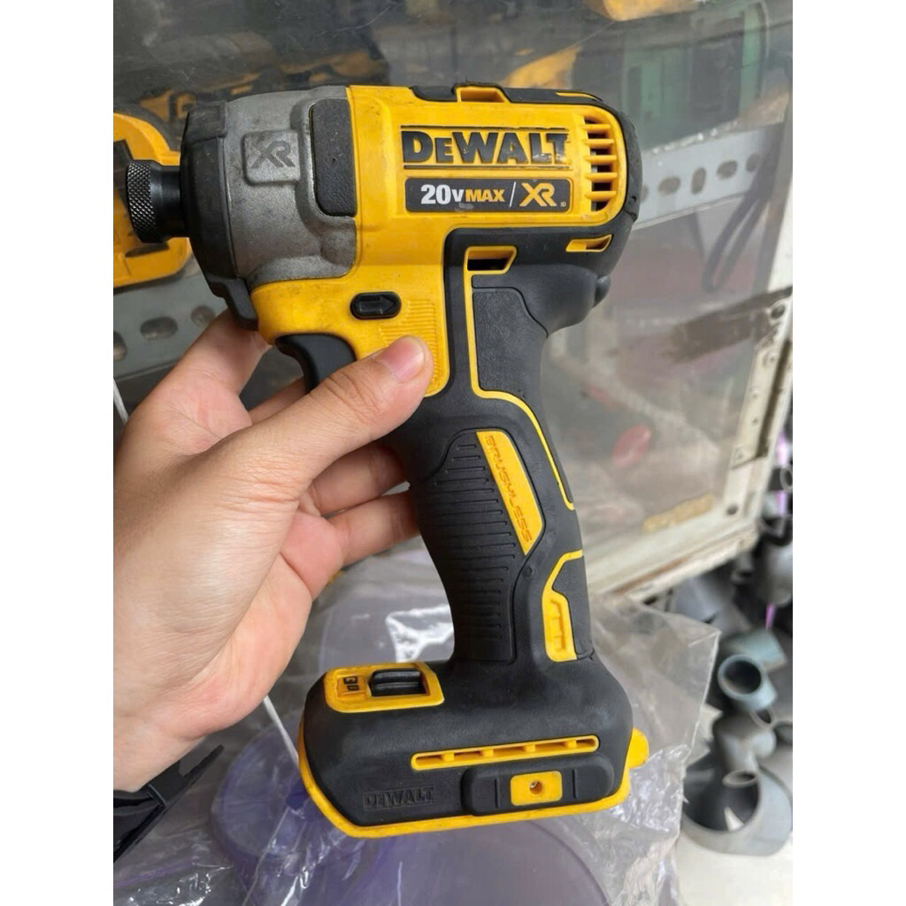 Máy chuyên vít động lực pin Dewalt DCF887N nội địa Mỹ