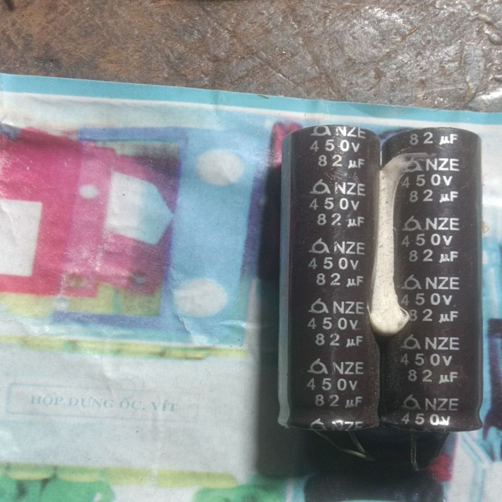 TỤ NGUỒN 82Uf 450v
