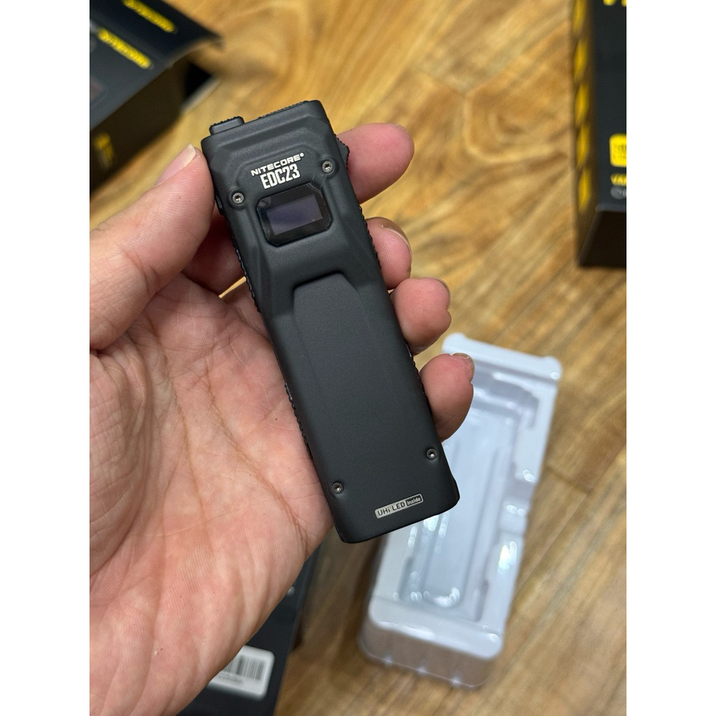 Đèn pin soi cua Nitecore Edc23,nhỏ gọn và cực kỳ phù hợp