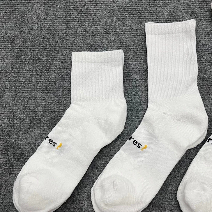 COMBO 3 Đôi Tất Vớ Thể Thao Feetures Cổ Cao,Trung Dày Dặn Thấm Hút Mồ Hôi Thoáng Khí Chơi Thể Thao U