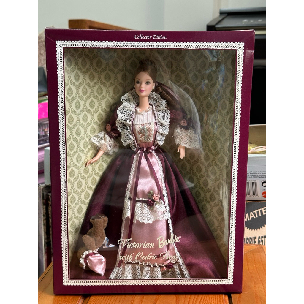 Búp bê Victorian Barbie with Cedric Bear